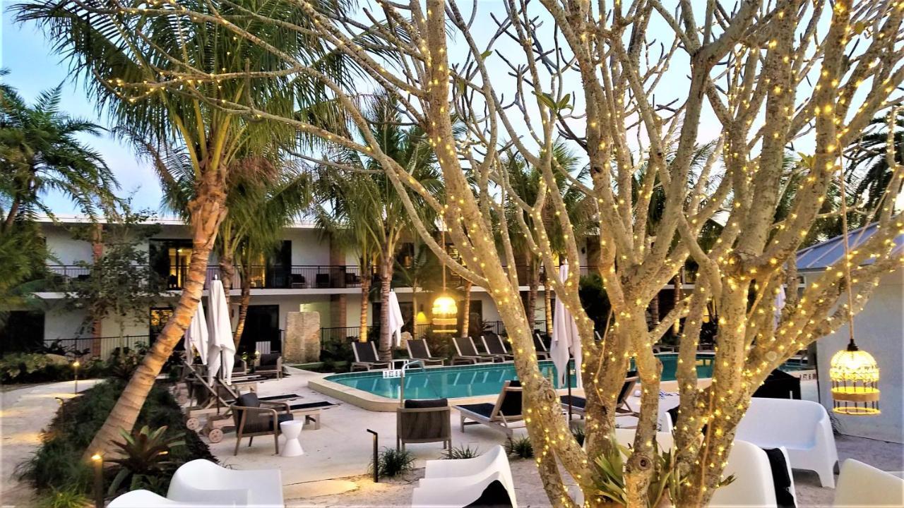 Bali Hai Beachfront Resort And Spa Holmes Beach Extérieur photo